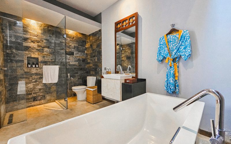 5. 1BR - Bathroom_1